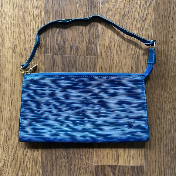 Authentic Louis Vuitton Pochette - Picture 1 of 12